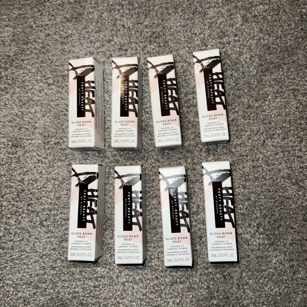 RESERVED_FENTY BEAUTY By Rihanna Gloss Bomb Heat Universal Lip Luminizer Plumper